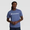 Camiseña clásica con diseño gráfico y Script Logo