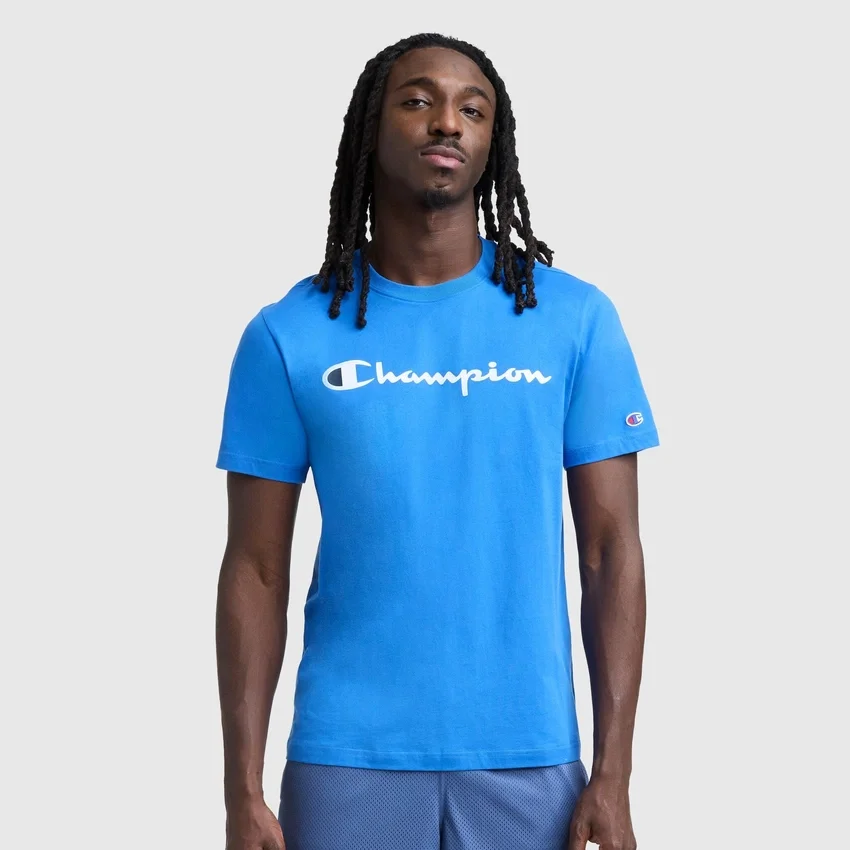 Camiseña clásica con diseño gráfico y Script Logo