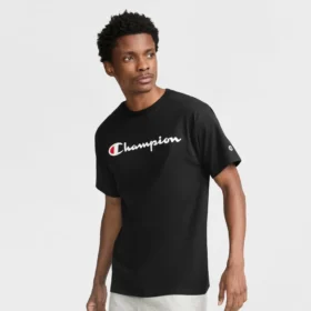 Camiseña clásica con diseño gráfico y Script Logo