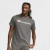 Camiseña clásica con diseño gráfico y Script Logo