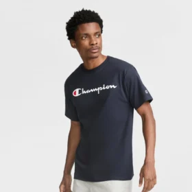 Camiseña clásica con diseño gráfico y Script Logo