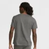 Camiseña clásica con diseño gráfico y Script Logo