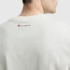 Camiseña clásica con diseño gráfico y Script Logo