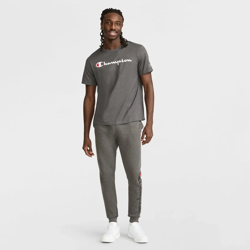Camiseña clásica con diseño gráfico y Script Logo