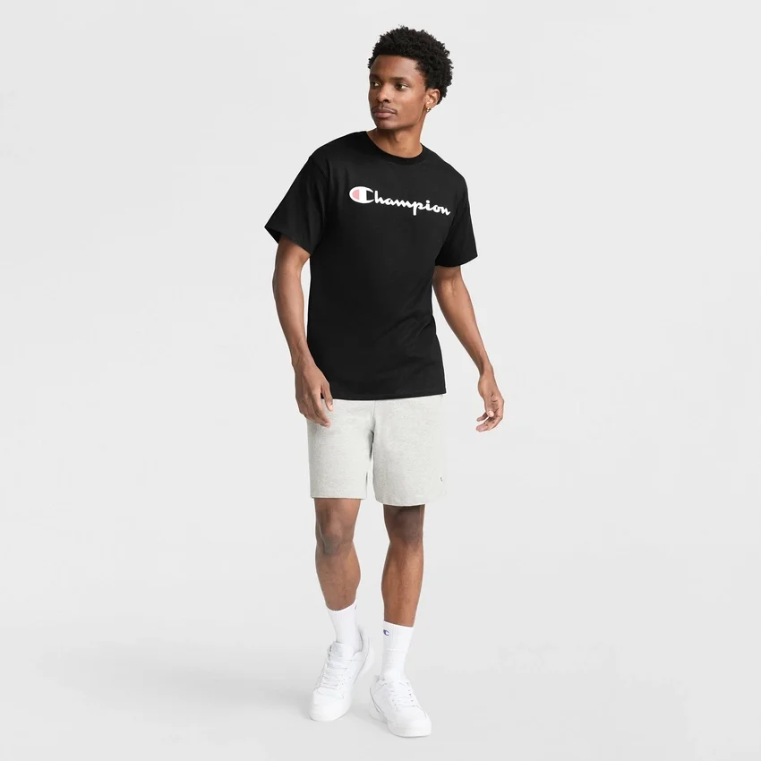 Camiseña clásica con diseño gráfico y Script Logo