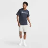Camiseña clásica con diseño gráfico y Script Logo