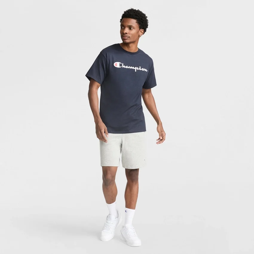 Camiseña clásica con diseño gráfico y Script Logo