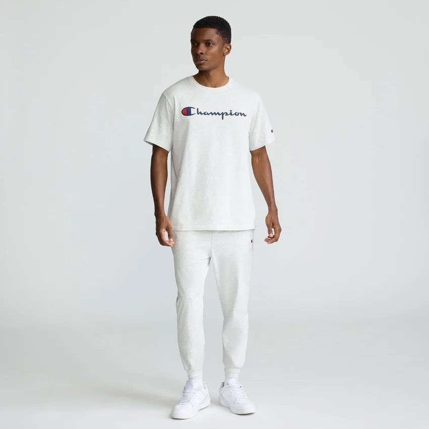 Camiseña clásica con diseño gráfico y Script Logo