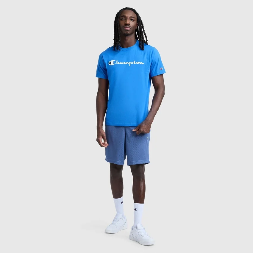 Camiseña clásica con diseño gráfico y Script Logo