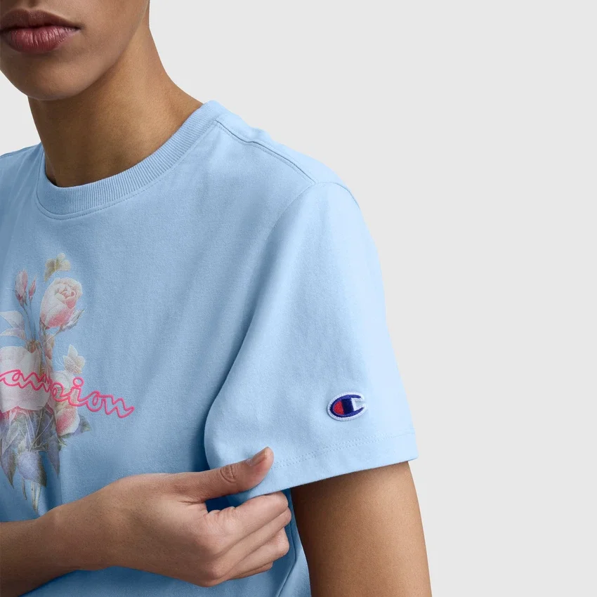 Camiseña con diseño gráfico «Blurred Roses» y C Logo