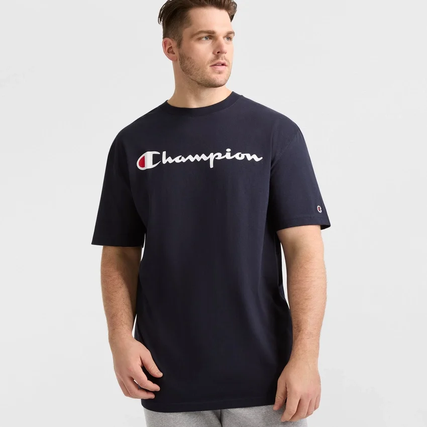 Camiseta clásica con diseño gráfico, Script Logo - Tallas grandes y altas