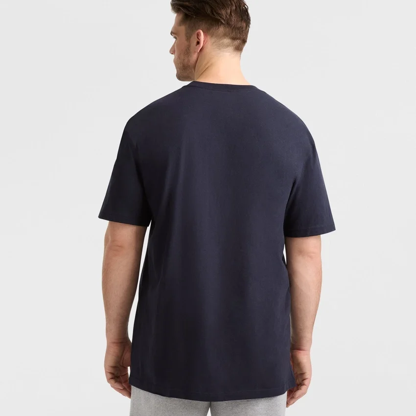 Camiseta clásica con diseño gráfico, Script Logo - Tallas grandes y altas