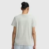 Camiseta clásica, letrero tonal en el lado izquierdo del pecho