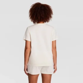 Camiseta clásica, letrero tonal en el lado izquierdo del pecho
