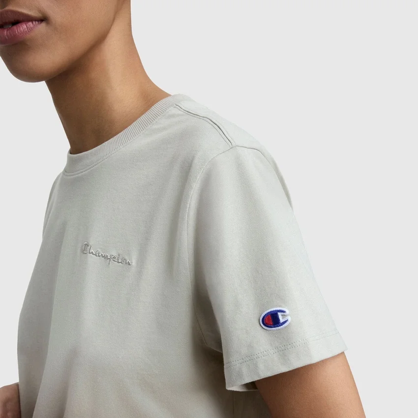 Camiseta clásica, letrero tonal en el lado izquierdo del pecho