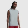Camiseta deportiva de cuello redondo y corte atlético, con Script Logo