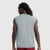 Camiseta deportiva de cuello redondo y corte atlético, con Script Logo