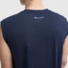 Camiseta deportiva de cuello redondo y corte atlético, con Script Logo