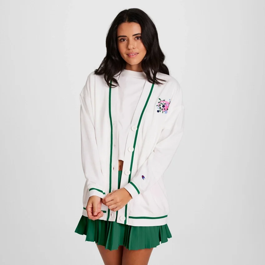 Cardigan Country Club, con logotipo floral «C» bordado