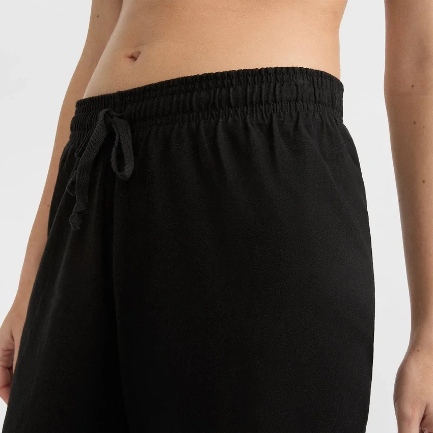 Pantalones capri ligeros de descanso, con C Logo