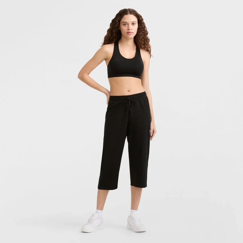 Pantalones capri ligeros de descanso, con C Logo