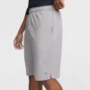 Pantalones cortos deportivos de 10" que absorben la humedad
