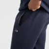 Pantalones de chándal Powerblend, bajo ajustado, C Logo