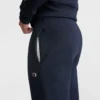 Pantalones de chándal Powerblend, bajo ajustado, C Logo - Tallas grandes y altas